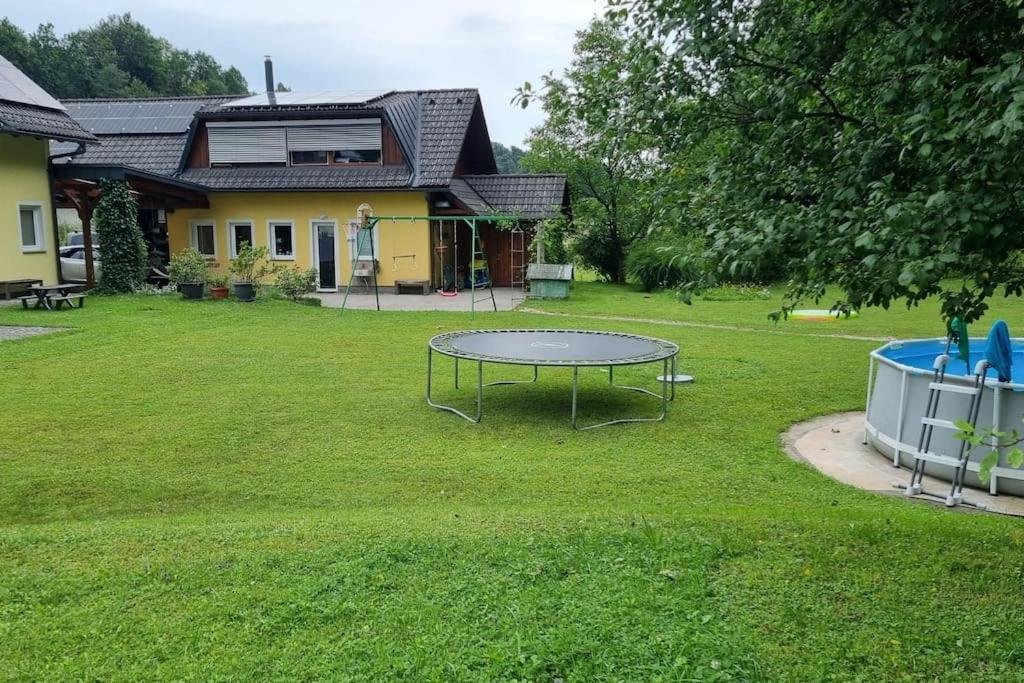 Country Retreat, Near Ljubljana City, Apartma Na Vasi, Blizu Mesta Ljubljana Apartman Medvode Kültér fotó