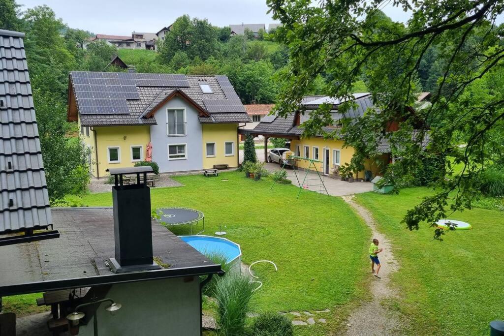 Country Retreat, Near Ljubljana City, Apartma Na Vasi, Blizu Mesta Ljubljana Apartman Medvode Kültér fotó